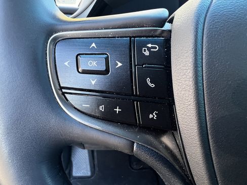 Certified 2023 Lexus ES 250 w/ Premium Package image 19