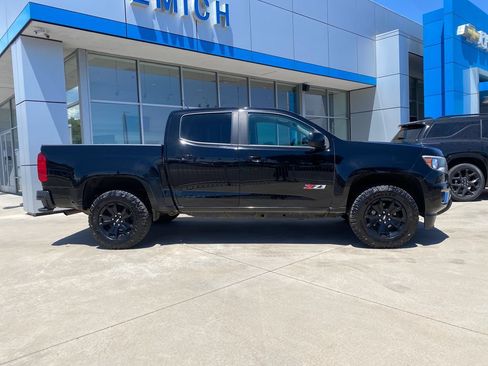 Used 2018 Chevrolet Colorado Z71 w/ Z71 Midnight Edition AWD/4WD image 6