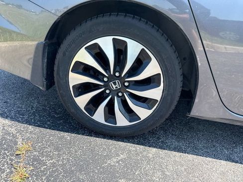 Used 2017 Honda Accord EX-L image 7