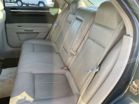 Used 2005 Chrysler 300 Touring image 18
