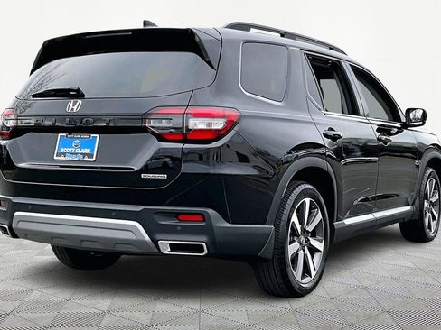 Certified 2024 Honda Pilot Touring image 5
