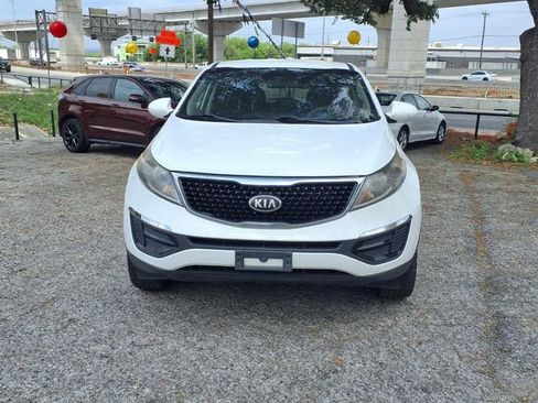 Used 2014 Kia Sportage LX FWD image 2