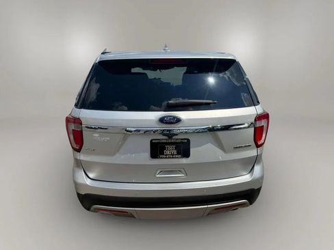 Used 2016 Ford Explorer XLT w/ Equipment Group 202A FWD image 10