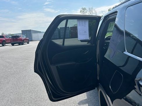 Certified 2023 Chevrolet Traverse RS image 27