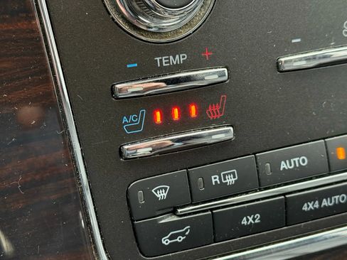 Used 2016 Lincoln Navigator Reserve image 28