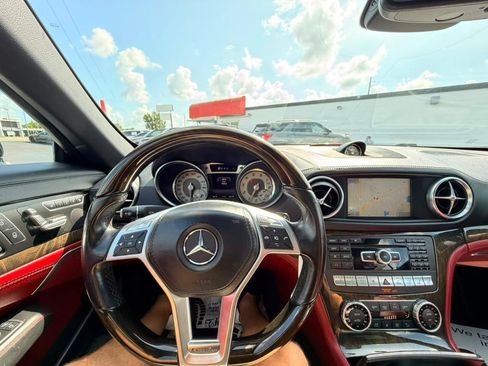 Used 2014 Mercedes-Benz SL 550 image 13