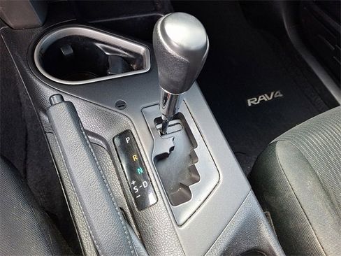 Used 2017 Toyota RAV4 LE image 11