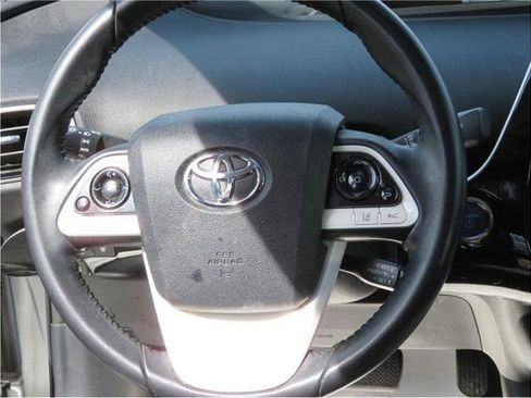 Used 2017 Toyota Prius Three Touring image 10