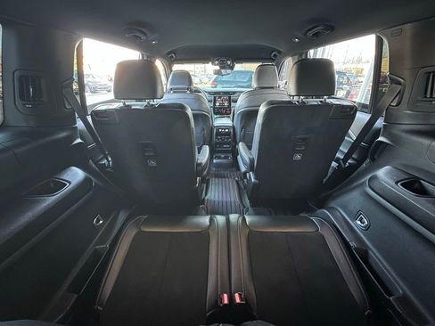 Used 2023 Jeep Grand Cherokee L Laredo image 26