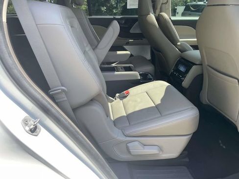 Used 2022 Lincoln Aviator Grand Touring w/ Equipment Group 301A AWD/4WD image 31