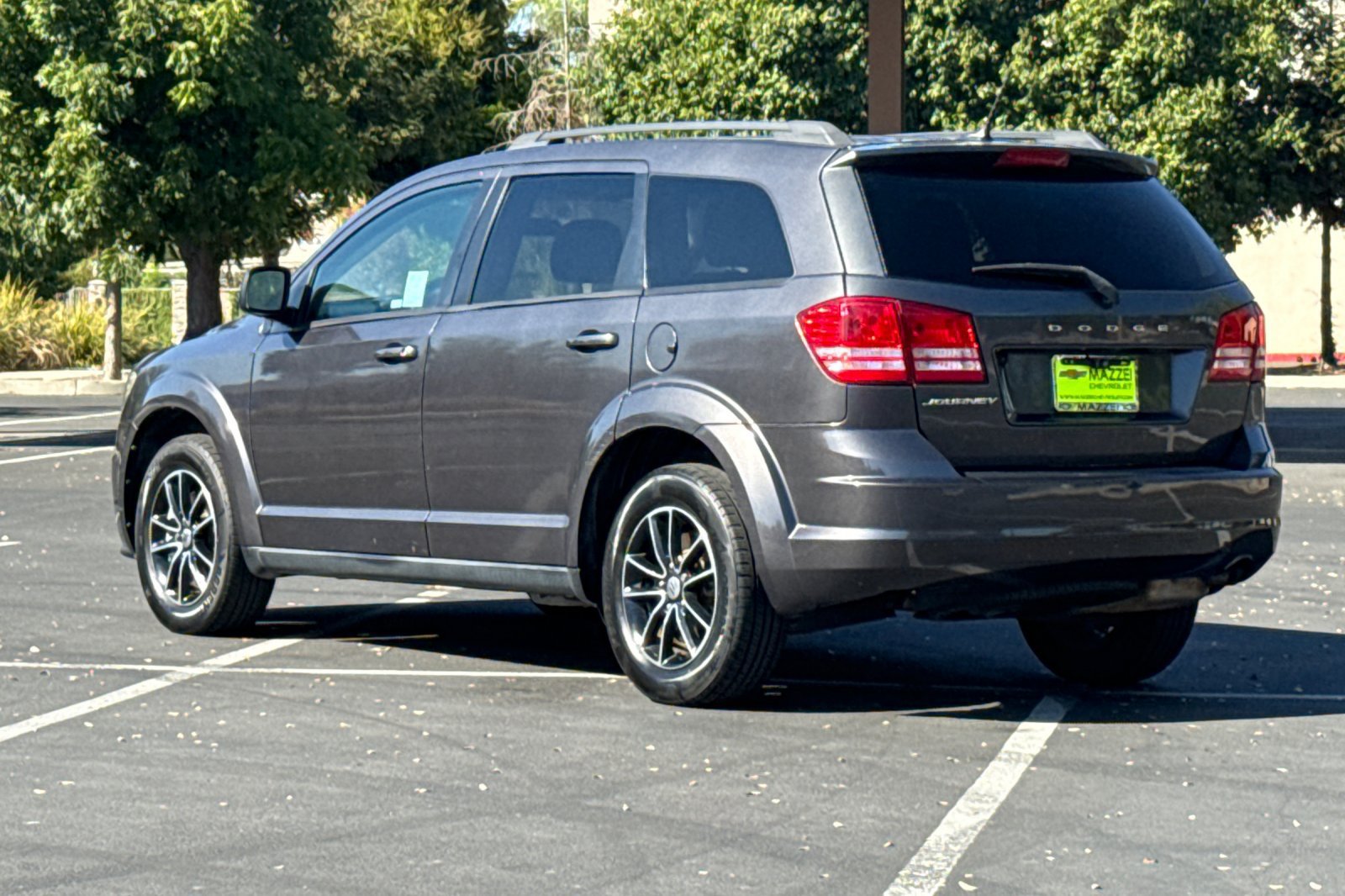 Used 2018 Dodge Journey SE w/ Connectivity Group FWD image 3