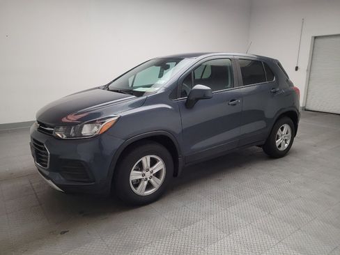 Used 2022 Chevrolet Trax LS w/ Tint and Cruise Package AWD/4WD image 2