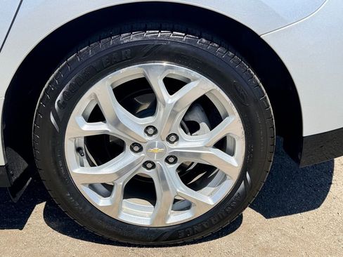 Used 2016 Chevrolet Volt Premier w/ Driver Confidence Package FWD image 11