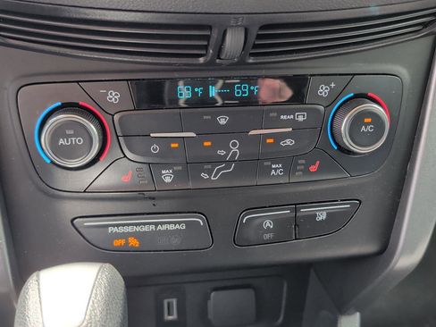 Used 2017 Ford Escape SE w/ Equipment Group 201A FWD image 20