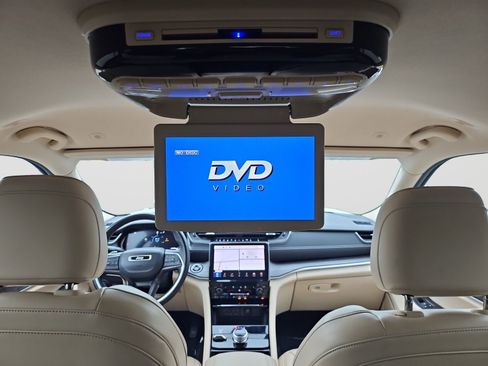 Used 2022 Jeep Grand Cherokee L Limited w/ Luxury Tech Group II AWD/4WD image 19