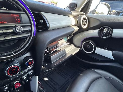 Used 2015 MINI Cooper 4-Door Hardtop image 28