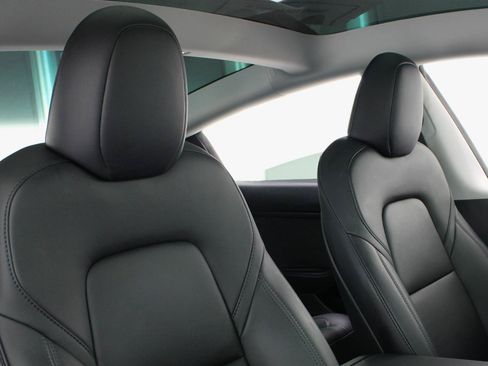 Used 2023 Tesla Model 3 Standard Range RWD image 46