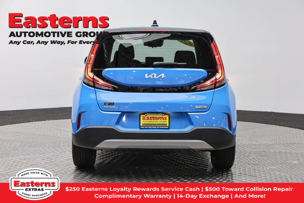 Used 2023 Kia Soul EX FWD image 7