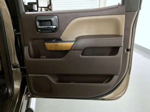 Used 2015 Chevrolet Silverado 1500 LTZ w/ LTZ Plus Package image 17