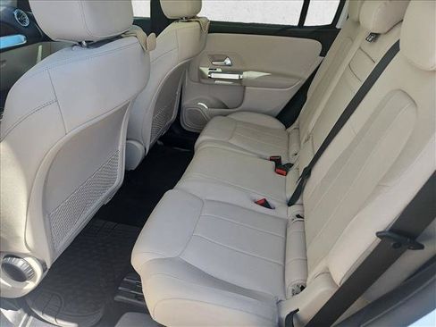 Used 2022 Mercedes-Benz GLB 250 4MATIC image 19
