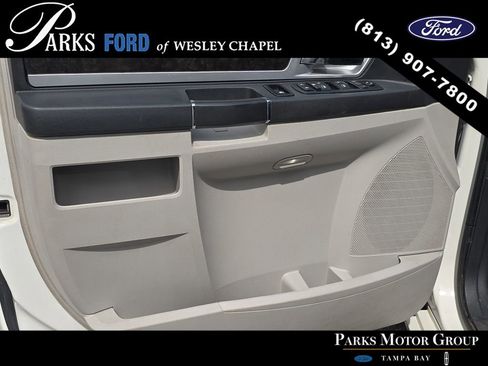 Used 2010 Dodge Grand Caravan SXT FWD image 16