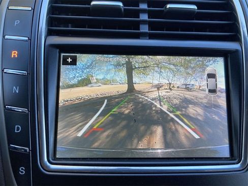 Used 2019 Lincoln Nautilus Reserve image 15