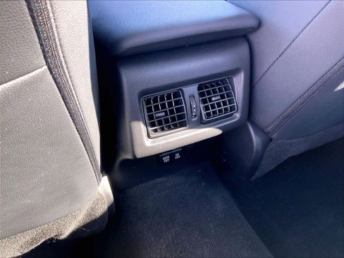 Used 2025 Toyota Camry SE image 37