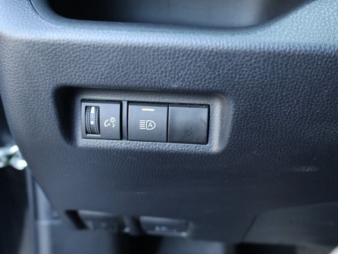 Used 2022 Toyota RAV4 LE AWD/4WD image 28