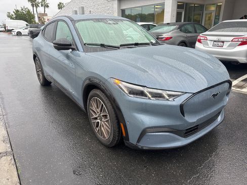 Used 2024 Ford Mustang Mach-E Premium image 4