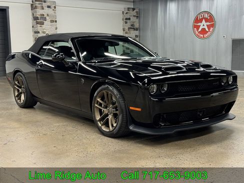 Used 2023 Dodge Challenger SRT Hellcat w/ Driver Convenience Group image 1