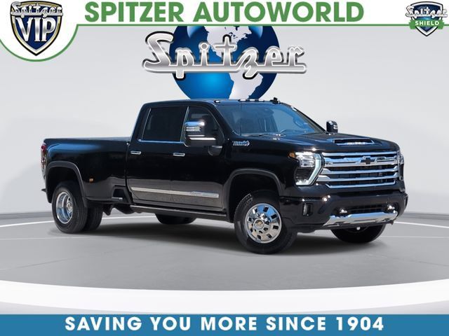 Used 2026 Chevrolet Silverado 3500 High Country w/ High Country Premium Package AWD/4WD image 1