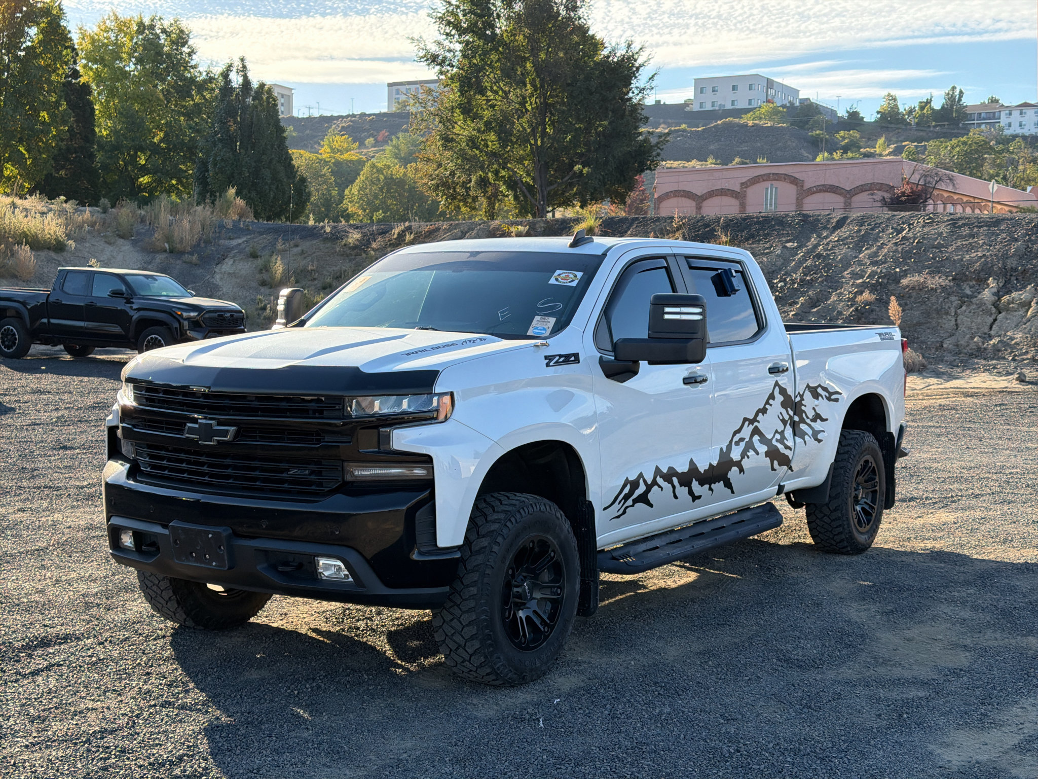 Used 2022 Chevrolet Silverado 1500 LT Trail Boss w/ Convenience Package II AWD/4WD image 7