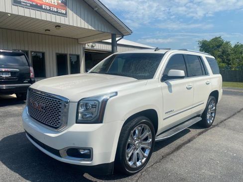 Used 2015 GMC Yukon Denali w/ Touring Package AWD/4WD image 2
