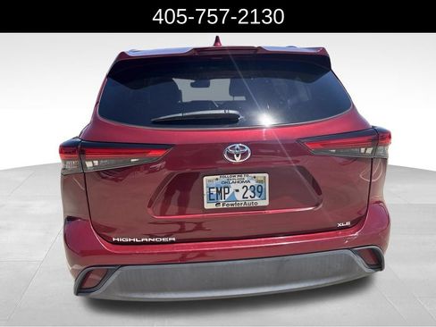 Used 2020 Toyota Highlander XLE FWD image 7