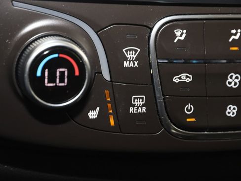 Used 2018 Chevrolet Traverse LT FWD image 8