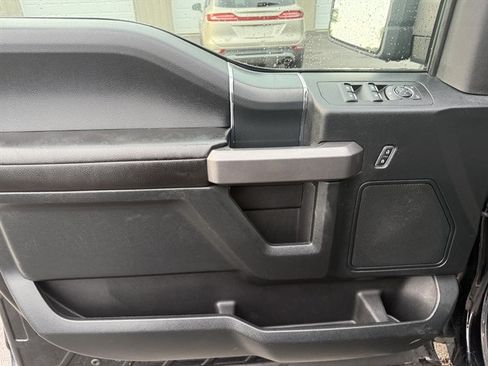Used 2019 Ford F150 XLT w/ Equipment Group 302A Luxury AWD/4WD image 15