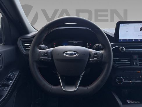 Used 2025 Ford Escape ST-Line image 9