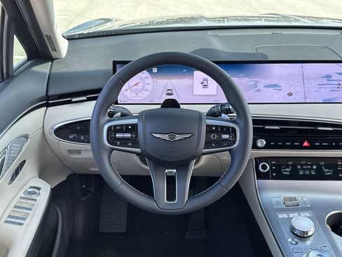 Used 2026 Genesis GV70 2.5T Select image 12