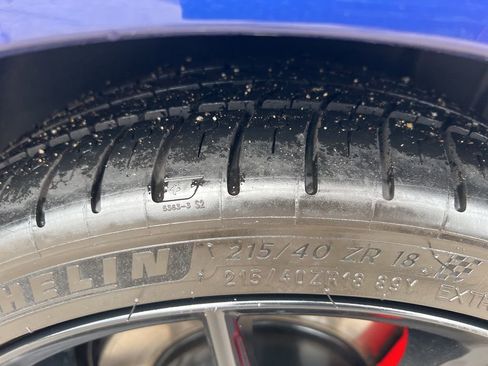 Used 2025 Toyota GR86 Premium w/ Performance Package image 31