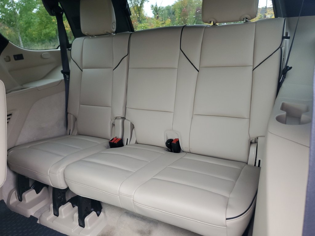 Used 2024 Cadillac Escalade Premium Luxury AWD/4WD image 35