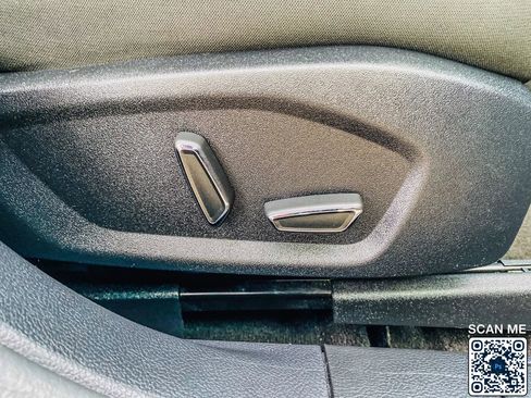 Used 2019 Ford Fusion SE image 30