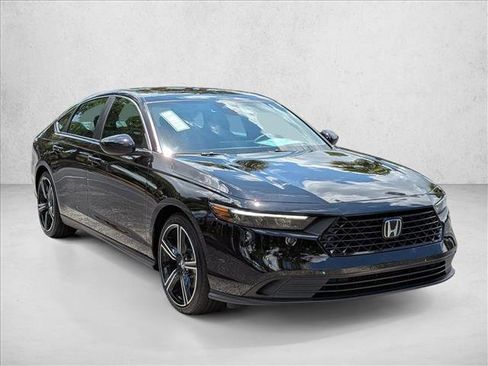 Certified 2025 Honda Accord Sport image 7