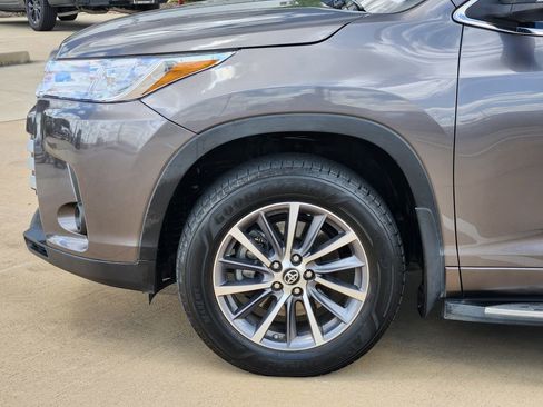 Used 2018 Toyota Highlander XLE image 8
