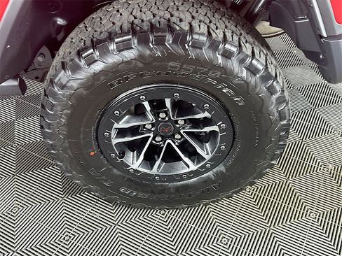 New 2025 Jeep Wrangler Unlimited Rubicon image 17