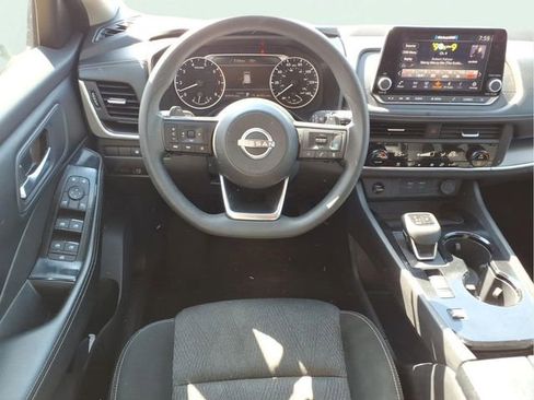 Used 2024 Nissan Rogue SV FWD image 19