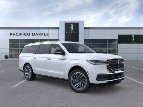 New 2026 Lincoln Navigator L Reserve AWD/4WD image 7