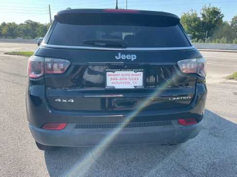 Used 2018 Jeep Compass Limited AWD/4WD image 3
