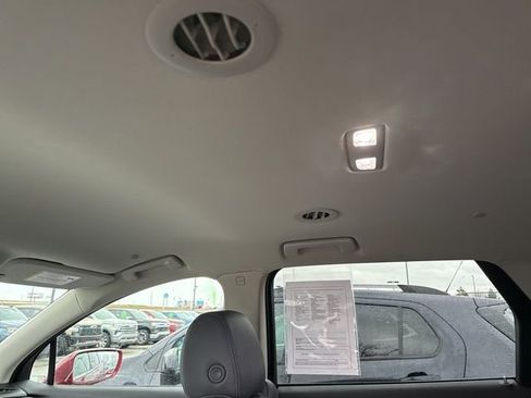 Used 2019 Buick Enclave Essence image 43