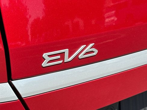 Used 2024 Kia EV6 Light RWD image 24