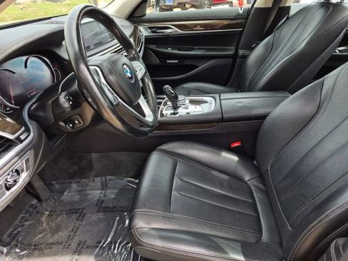 Used 2018 BMW 740i RWD image 8